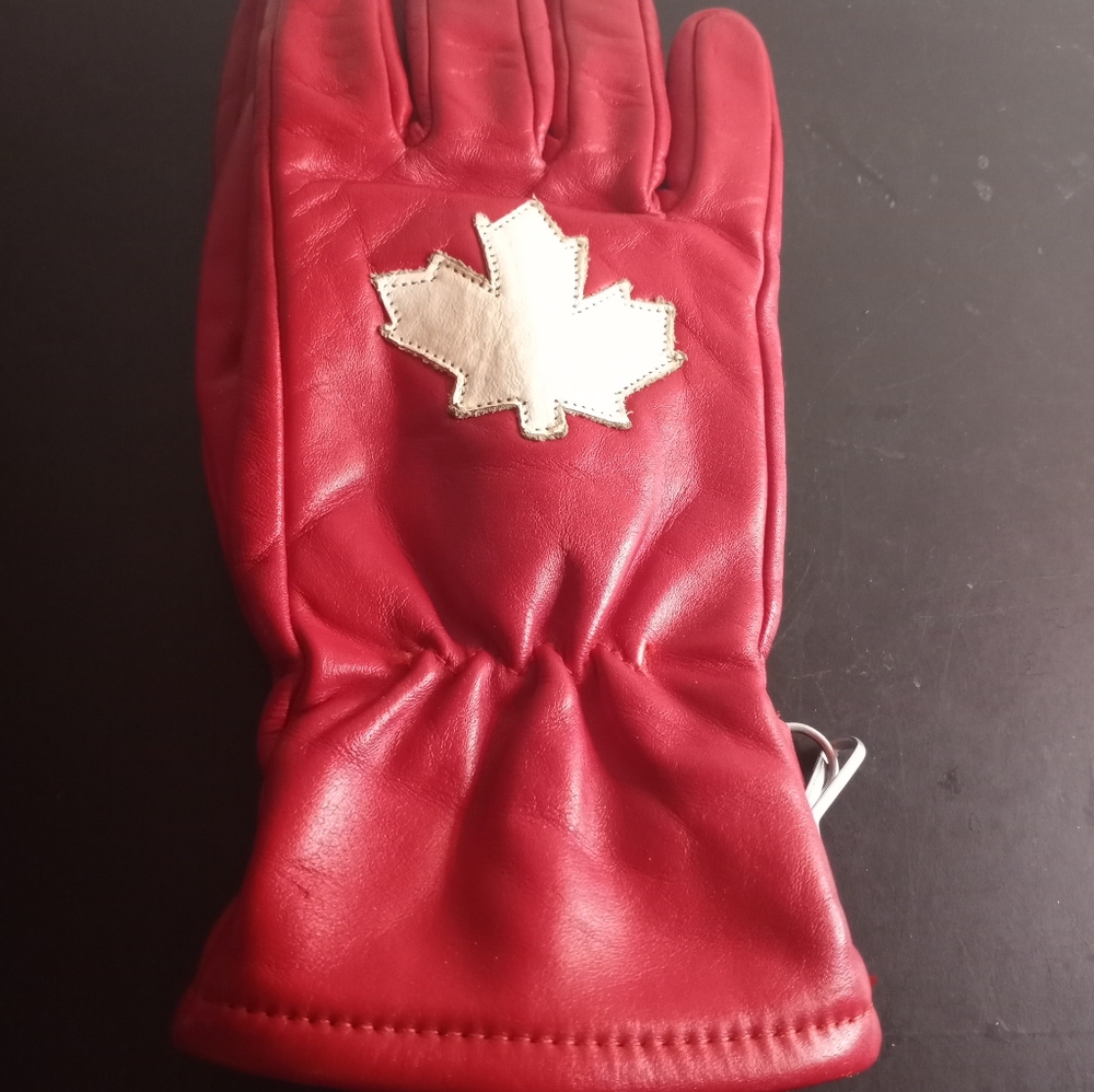GORGEOUS NEW Red Leather SMALL Olympic Glove Made in Canada.